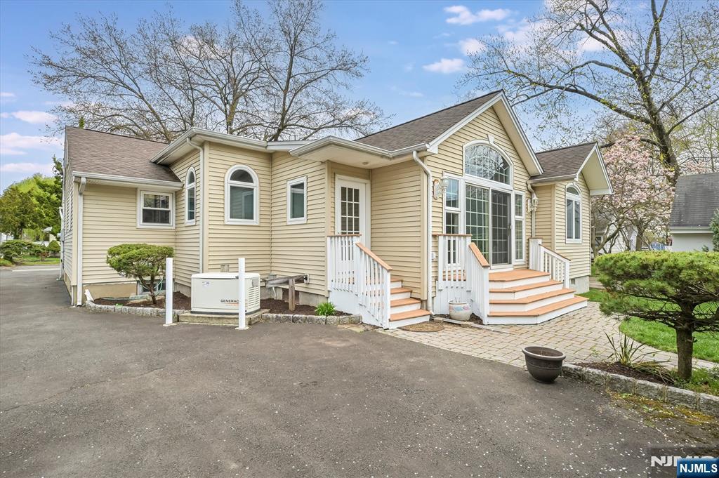 520 Hamilton Avenue Hasbrouck Heights, NJ 07604 - Photo 37 of 42