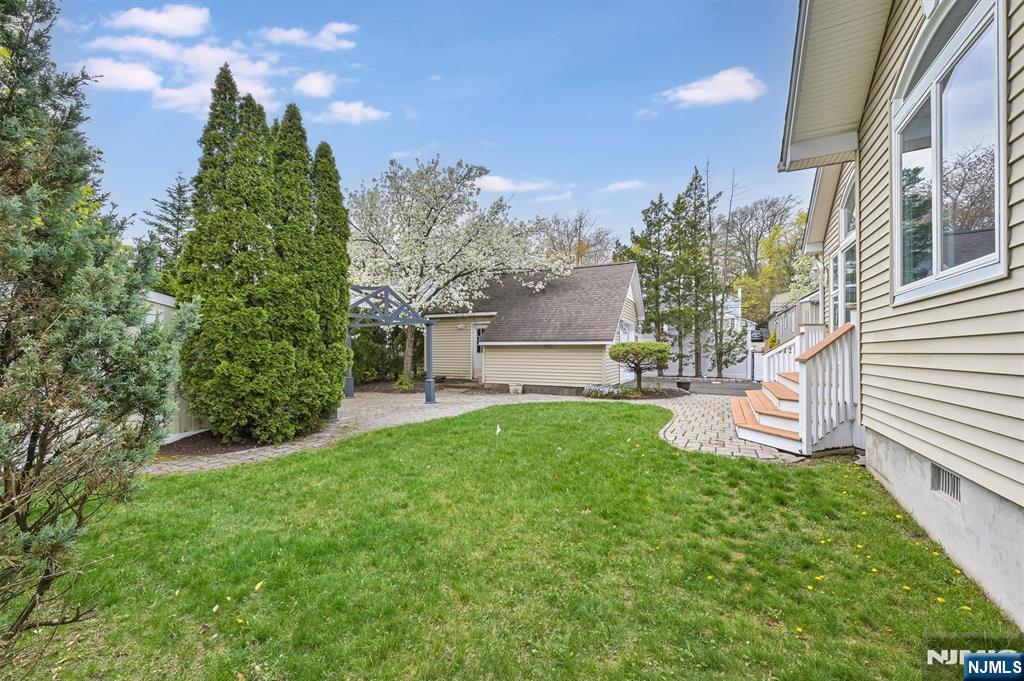 520 Hamilton Avenue Hasbrouck Heights, NJ 07604 - Photo 39 of 42