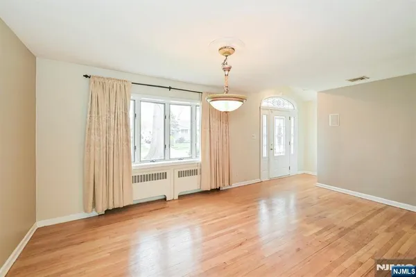 $725,000 | 520 Hamilton Avenue, Hasbrouck Heights, NJ 07604
