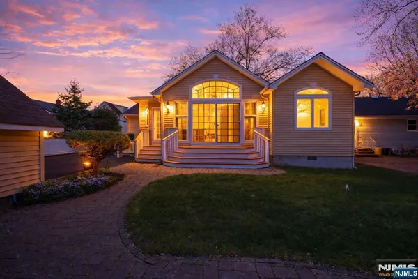 $725,000 | 520 Hamilton Avenue, Hasbrouck Heights, NJ 07604