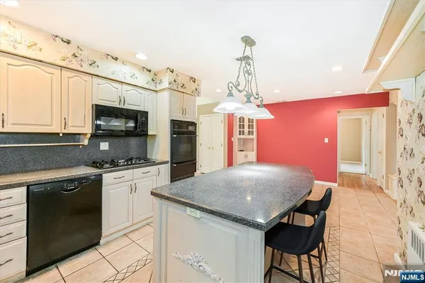 $725,000 | 520 Hamilton Avenue, Hasbrouck Heights, NJ 07604