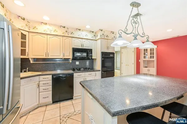 $725,000 | 520 Hamilton Avenue, Hasbrouck Heights, NJ 07604