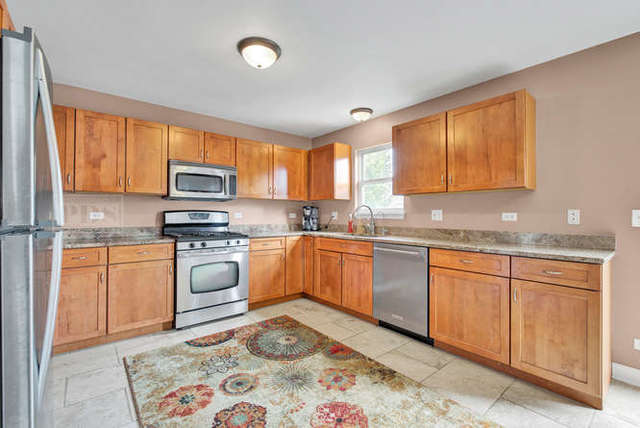 279 Spring Valley Way Round Lake, IL 60073 - Photo 14 of 44
