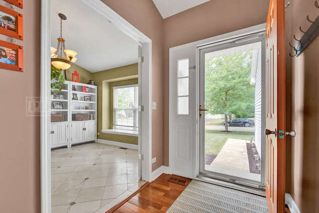 279 Spring Valley Way Round Lake, IL 60073 - Photo 4 of 44