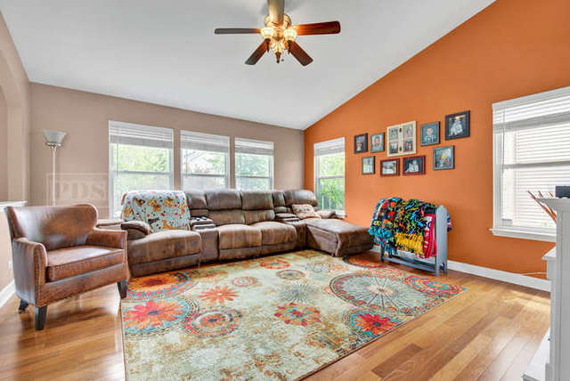 279 Spring Valley Way Round Lake, IL 60073 - Photo 7 of 44