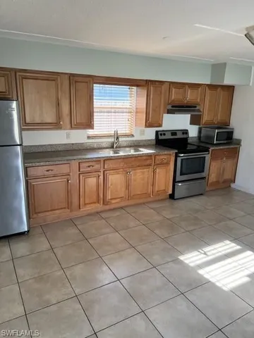 $1,550 | 690 109th Avenue North, Naples, FL 34108