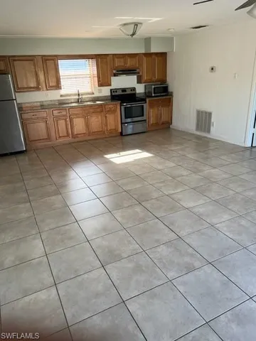 $1,550 | 690 109th Avenue North, Naples, FL 34108