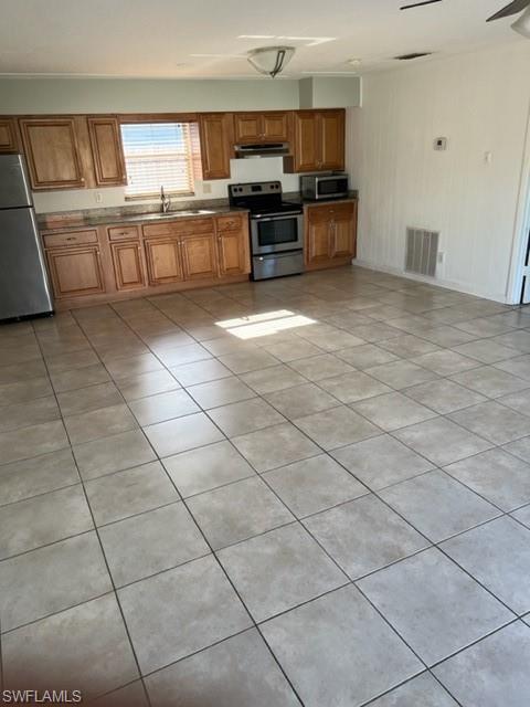 690 109th Avenue North Naples, FL 34108 - Photo 5 of 12