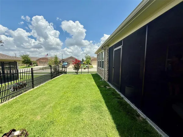 $2,300 | 1267 Bright Stars Drive, Aubrey, TX 76227