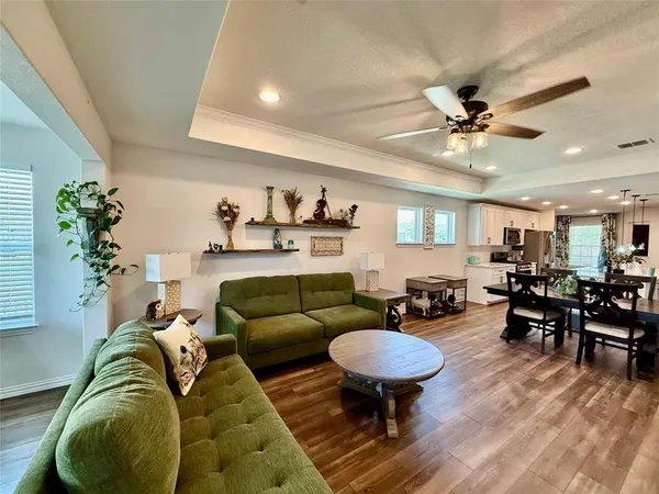 $2,300 | 1267 Bright Stars Drive, Aubrey, TX 76227