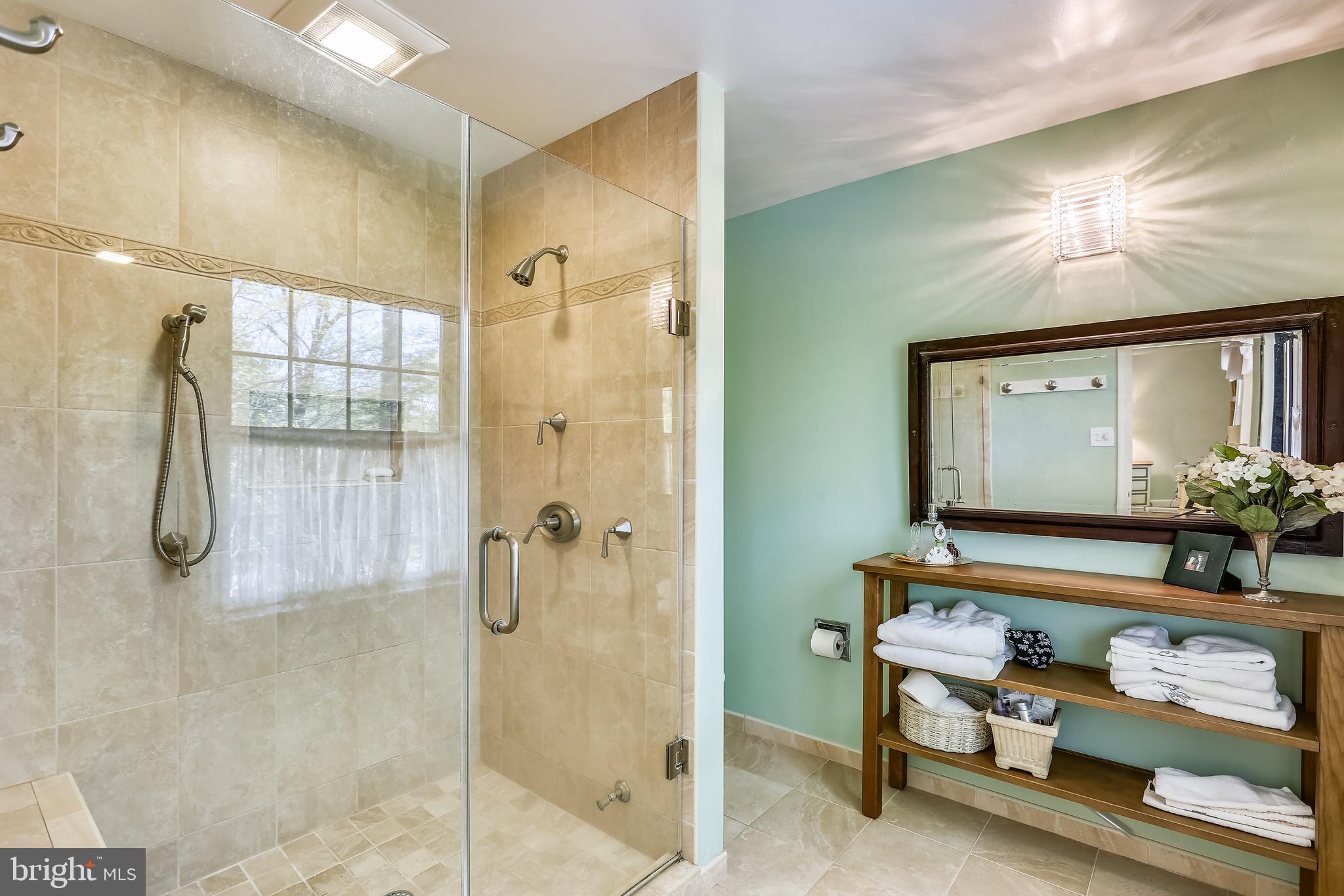 10104 Logan Drive Potomac, MD 20854 - Photo 20 of 59 Updated ensuite full bath