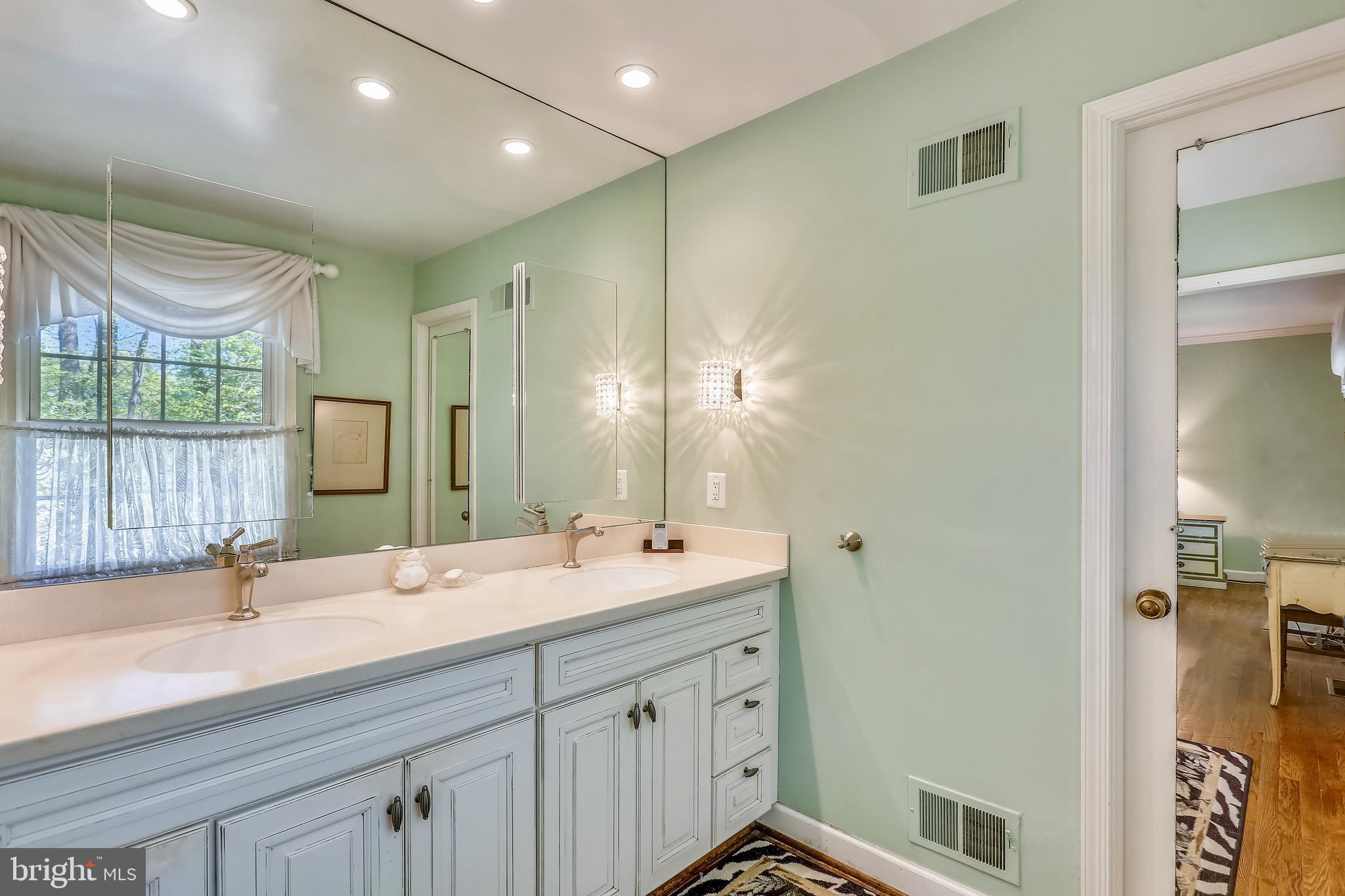 10104 Logan Drive Potomac, MD 20854 - Photo 22 of 59