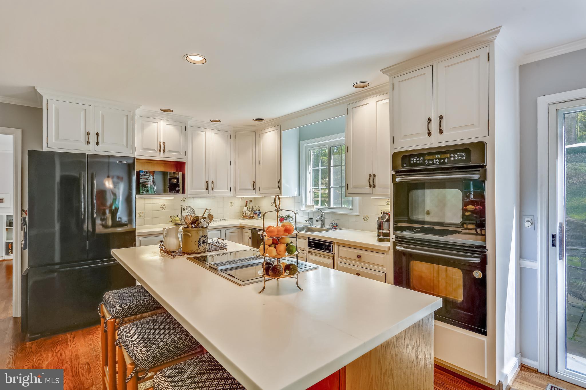 10104 Logan Drive Potomac, MD 20854 - Photo 8 of 59 Great open kitchen