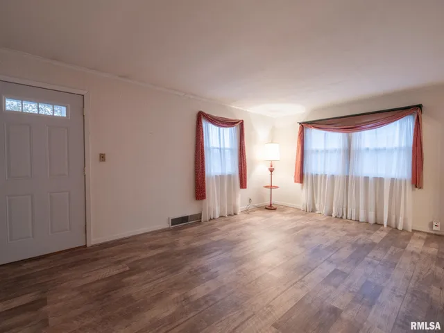 $129,900 | 1410 North Capitol Street, Pekin, IL 61554