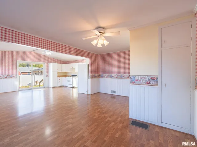 $129,900 | 1410 North Capitol Street, Pekin, IL 61554