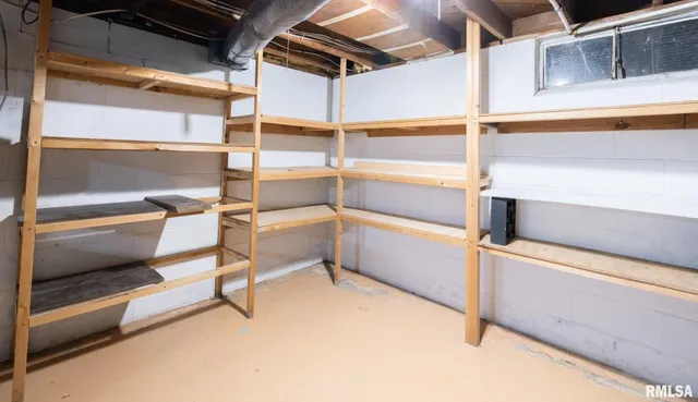 $129,900 | 1410 North Capitol Street, Pekin, IL 61554