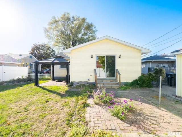 $129,900 | 1410 North Capitol Street, Pekin, IL 61554