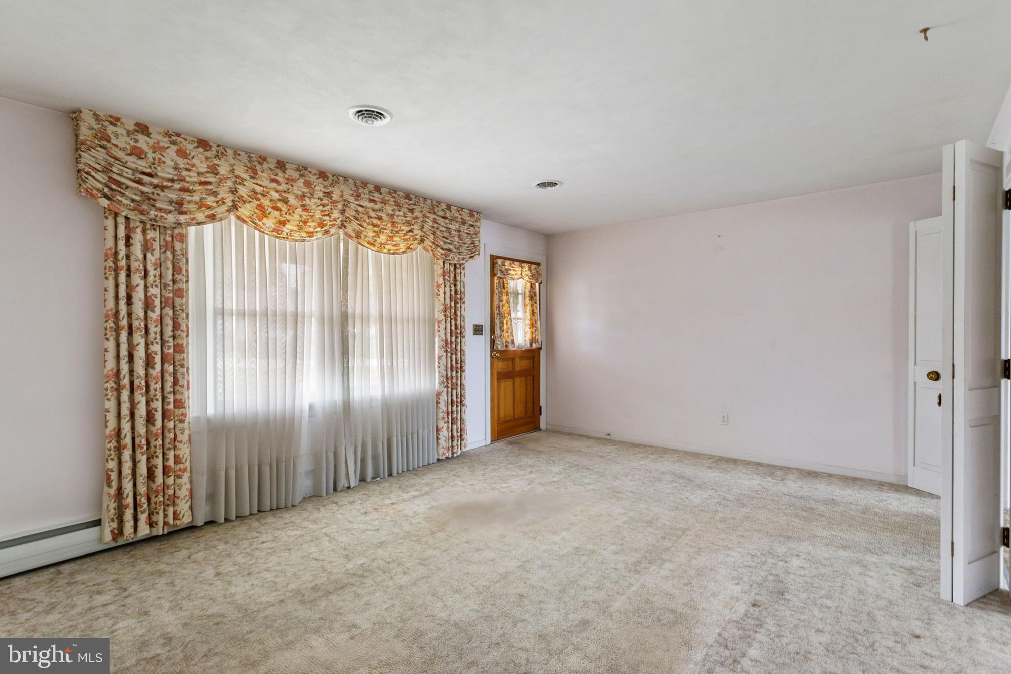 35 Hillside Road Hanover, PA 17331 - Photo 4 of 27 Gallery Image 4