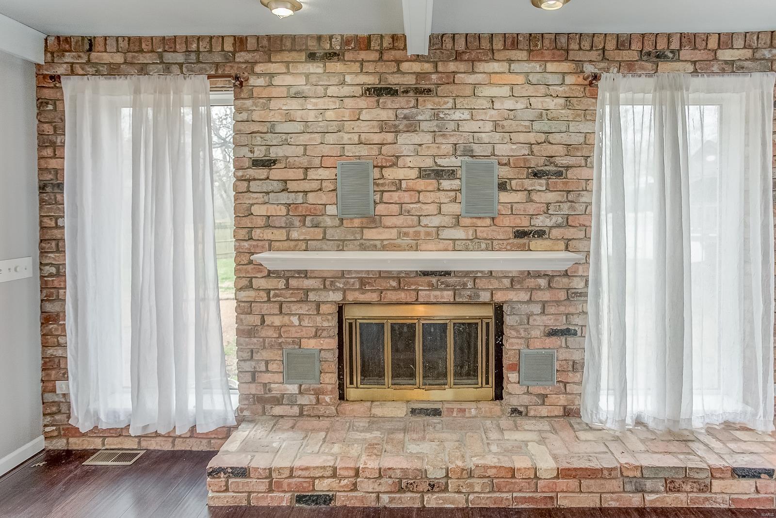 4456 Thatcher Road Alton, IL 62002 - Photo 6 of 48