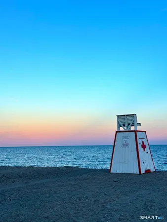a picture of a wall with street