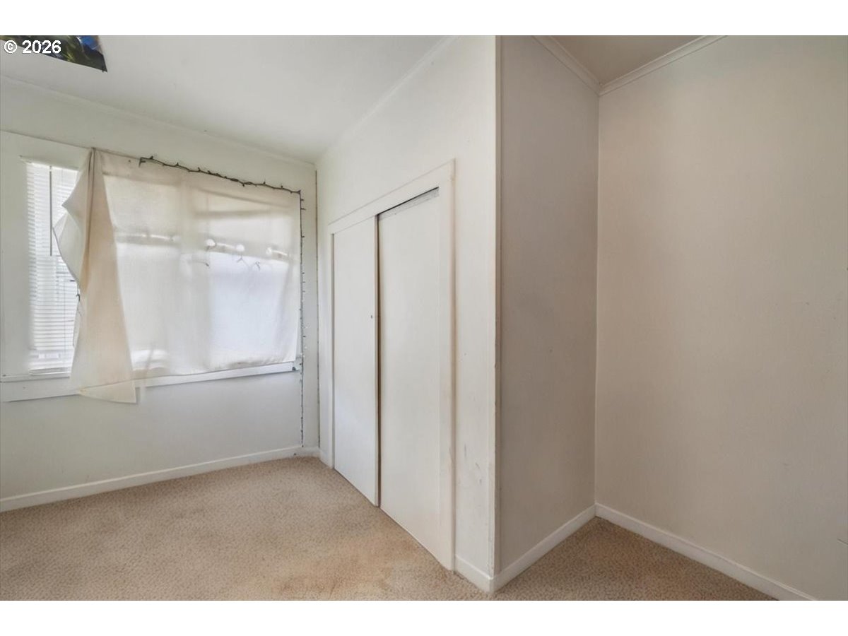 740 South 6th Street Cottage Grove, OR 97424 - Photo 17 of 21 a view of empty room