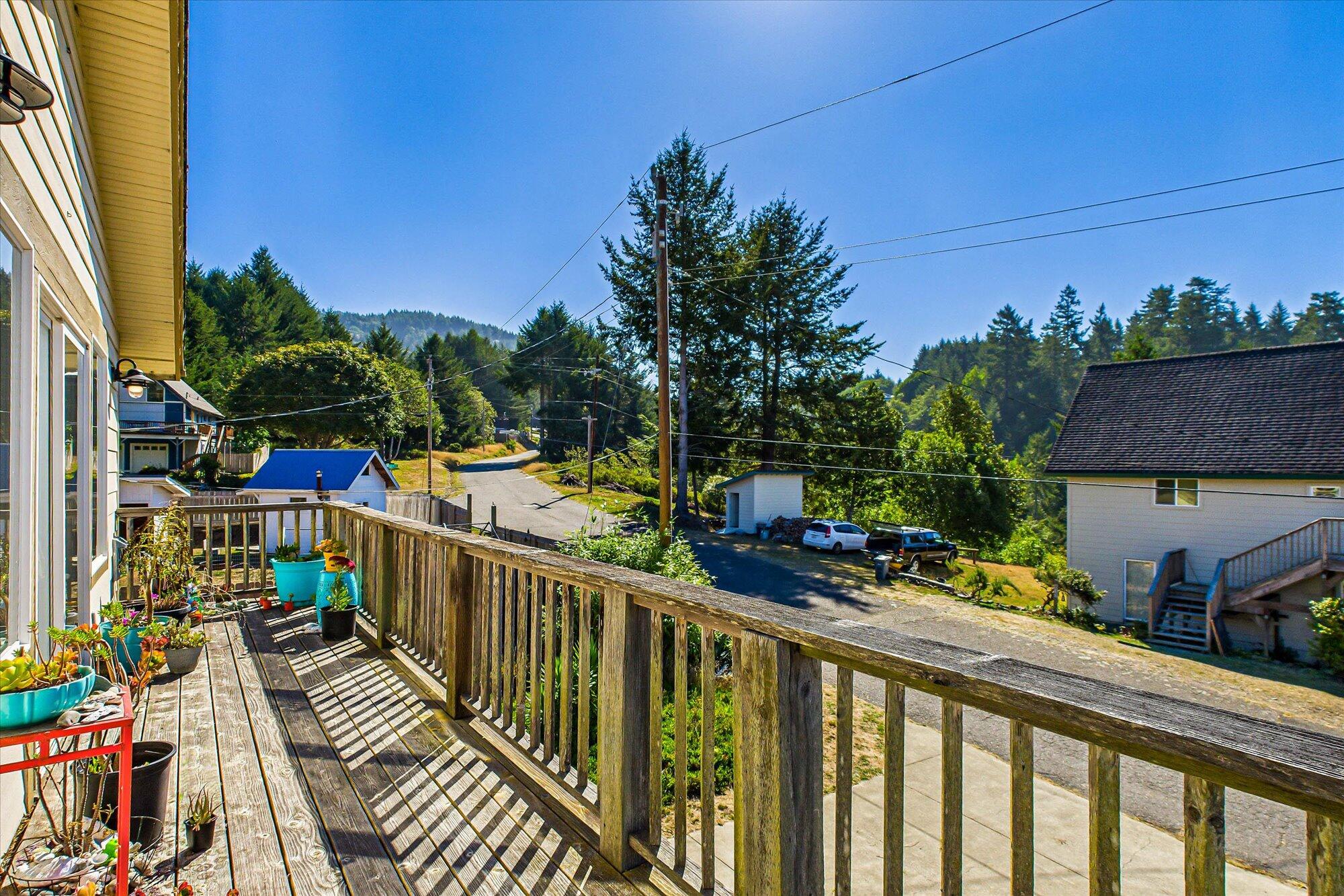 199 Spring Road Whitethorn, CA 95589 - Photo 17 of 37