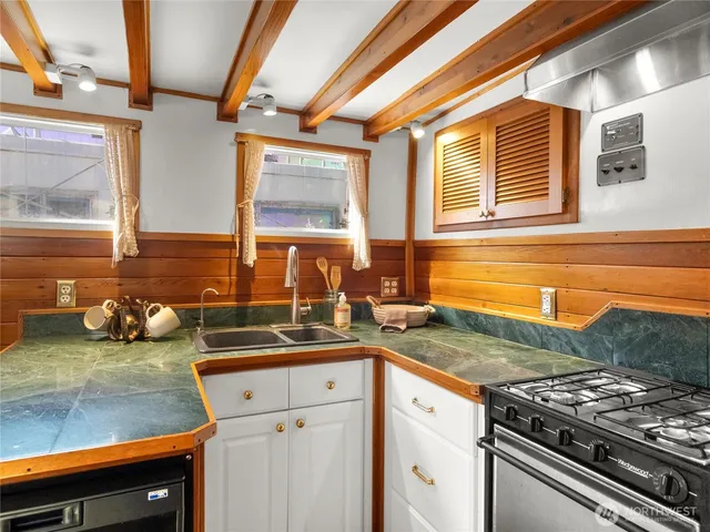 a balcony with view of an outdoor seating