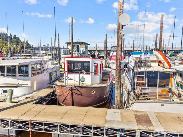 $70,000 | 2100 West Bay Drive Northwest, Unit 8, Olympia, WA 98502