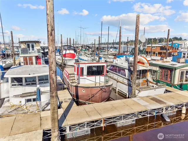 $70,000 | 2100 West Bay Drive Northwest, Unit 8, Olympia, WA 98502