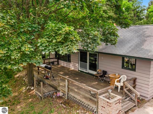 895 Edenhill Road Beulah, MI 49617 - Photo 2 of 4 Gallery Image 2