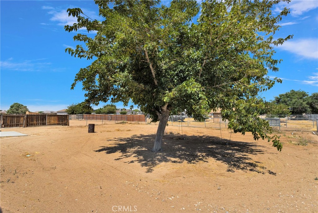 11931 Puye Road Apple Valley, CA 92308 - Photo 38 of 52