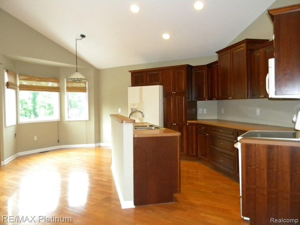 5321 Bradley Road Gregory, MI 48137 - Photo 6 of 35 Custom Kitchen