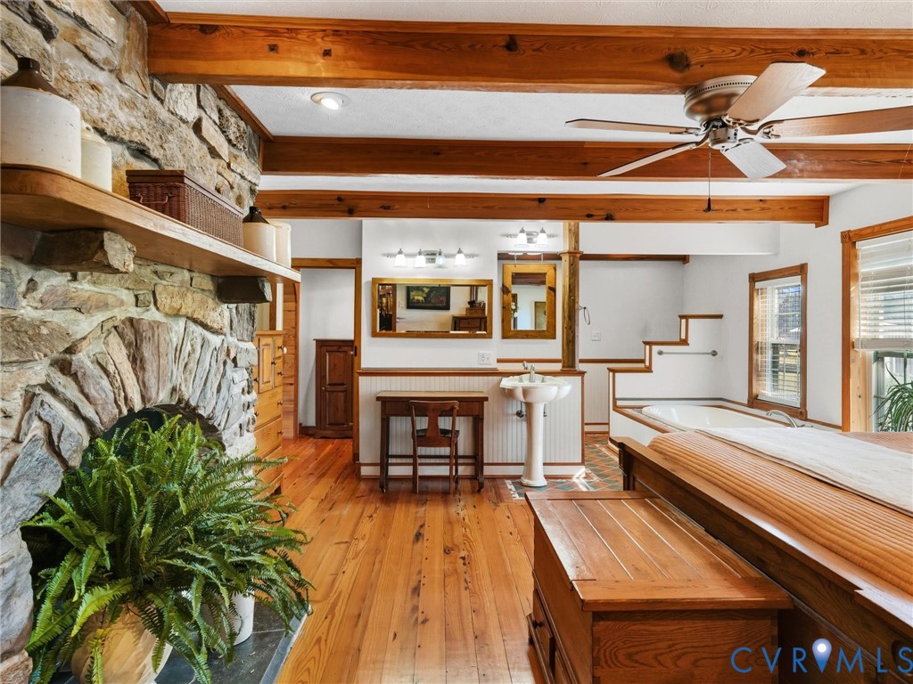 1024 Back Mountain Road Dillwyn, VA 23936 - Photo 28 of 50 Spacious first floor primary with beamed ceilings