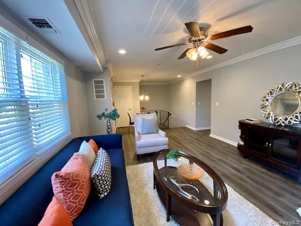 $2,435 | 462 Lake Pointe Drive, Unit 462, Middle Island, NY 11953