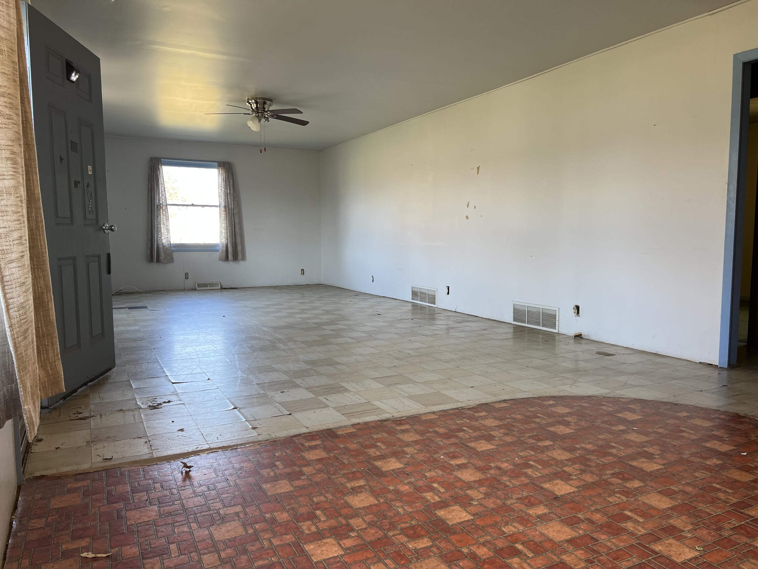21000 Junction Road Bellevue, MI 49021 - Photo 5 of 14 Living room