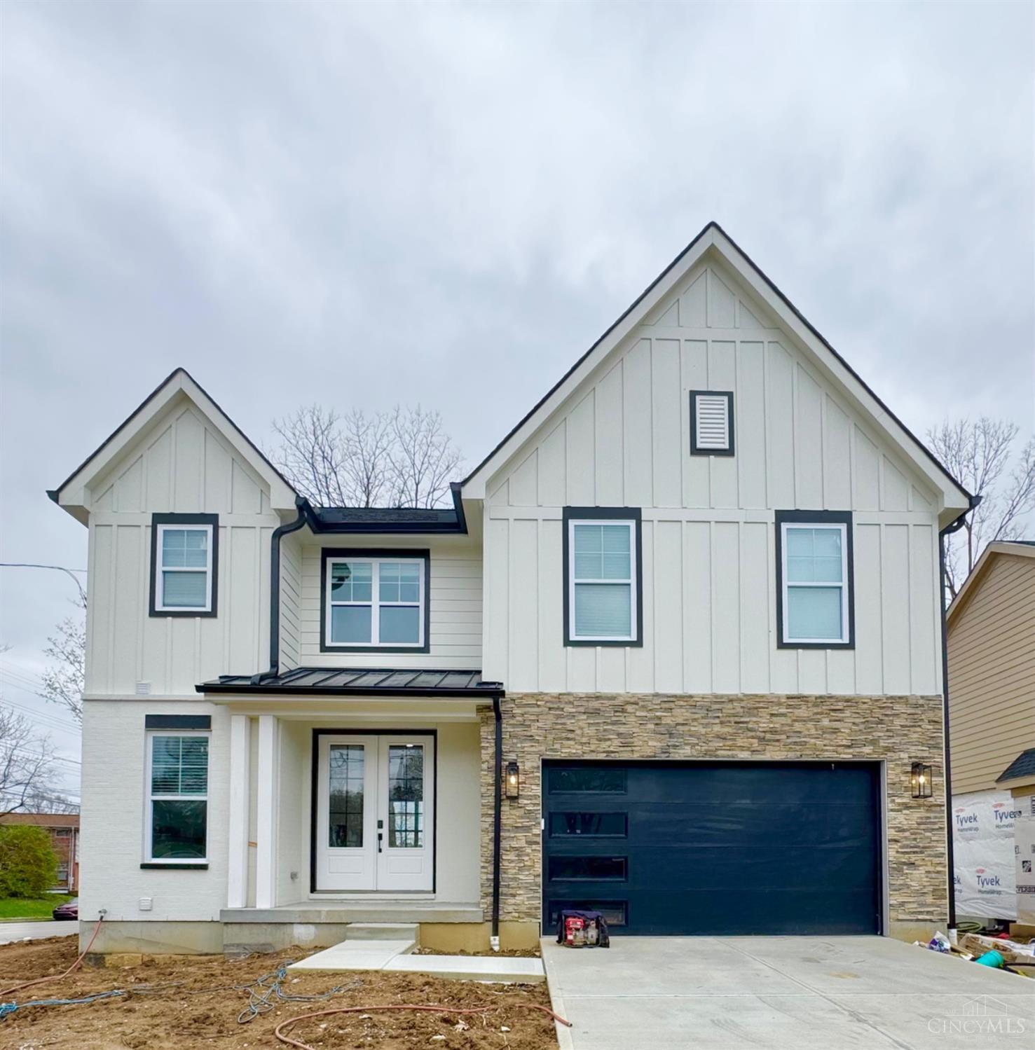 5721 Montgomery Road Cincinnati, OH 45212 - Photo 1 of 37