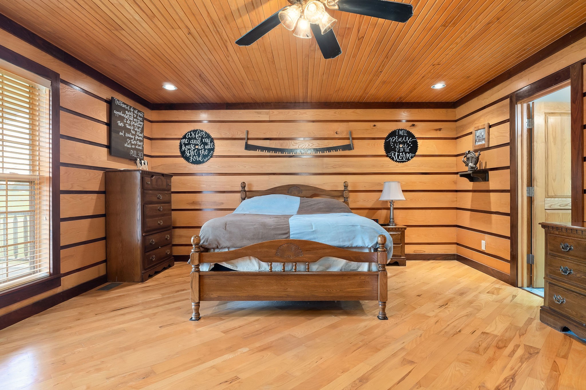 1195 Highland Avenue Baxter, TN 38544 - Photo 16 of 33 a view of room with wooden floor