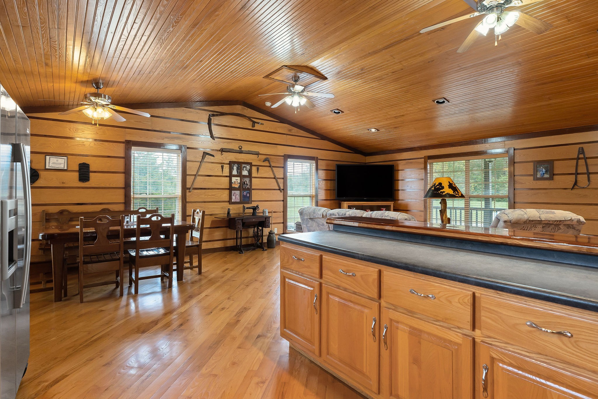 1195 Highland Avenue Baxter, TN 38544 - Photo 3 of 33 a kitchen with lots of counter top space and dining table