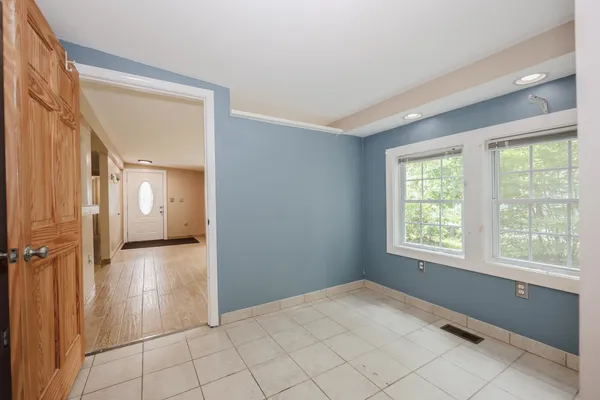 $194,500 | 25 Cheryl Drive, Concord, NH 03303