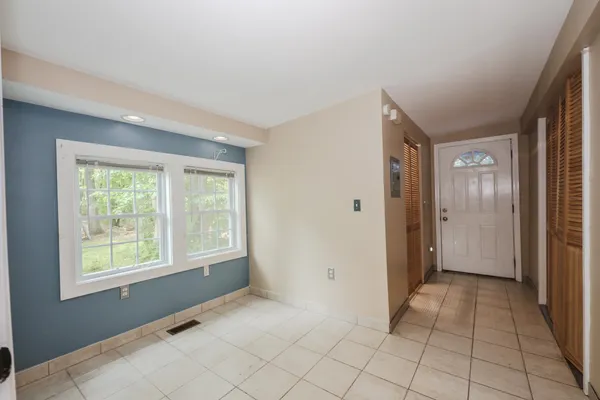 $194,500 | 25 Cheryl Drive, Concord, NH 03303