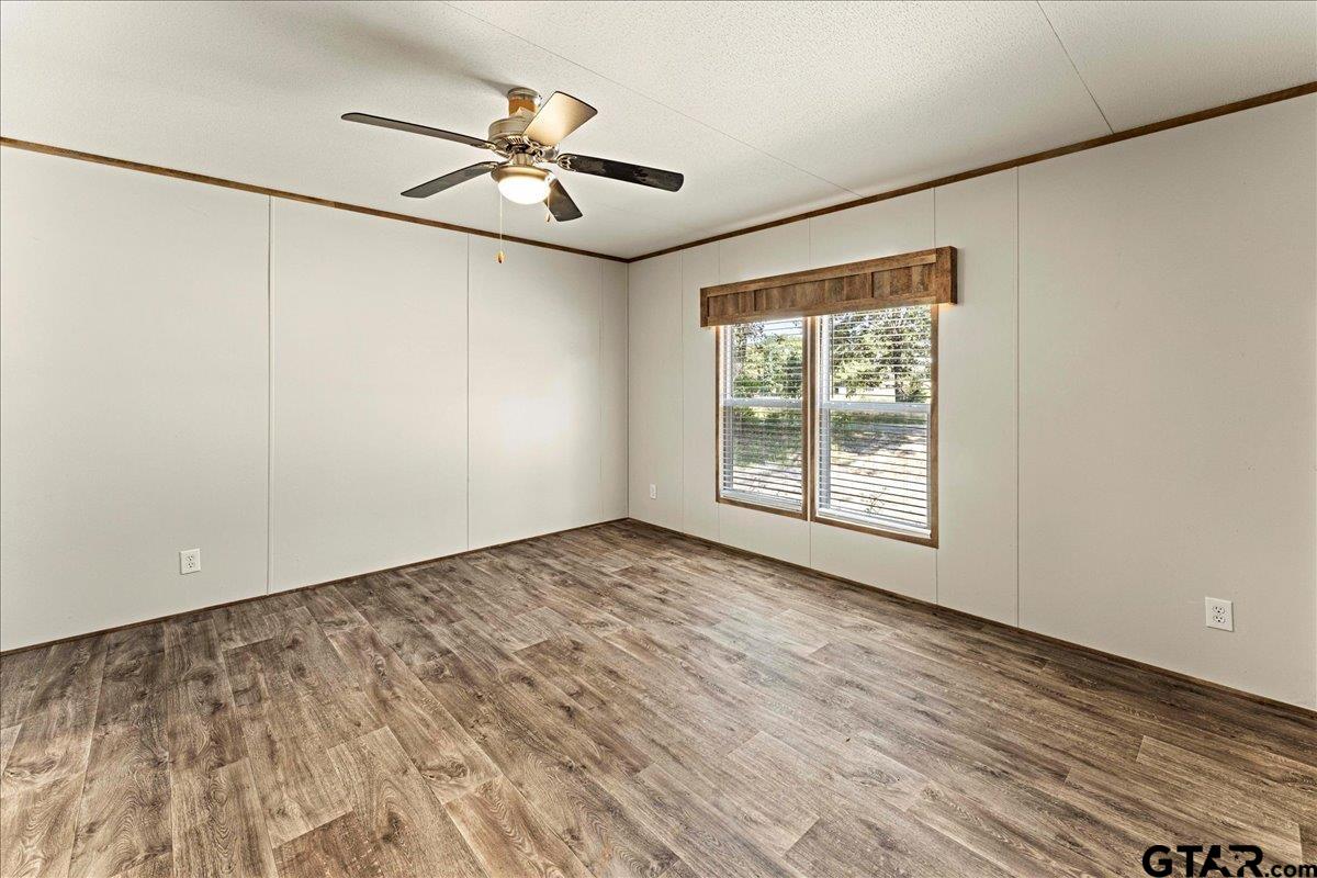 4776 County Road 4509 Athens, TX 75752 - Photo 24 of 25 a view of an empty room with a window