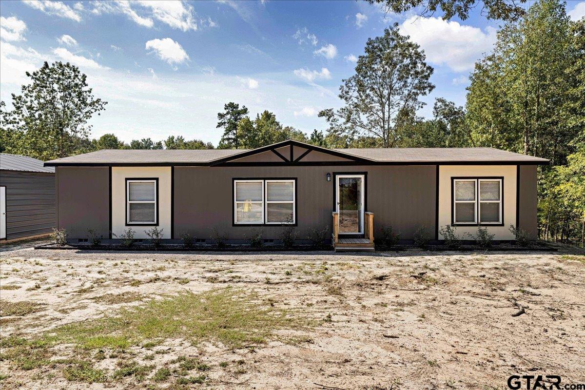 4776 County Road 4509 Athens, TX 75752 - Photo 3 of 25 a house with a outdoor space