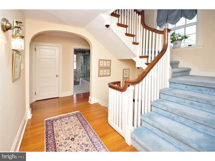 312 Berkeley Road Merion Station, PA 19066 - Photo 19 of 23 Hallway