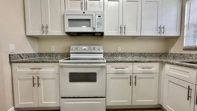 $2,600 | 6910 Northwest 70th Avenue, Unit 6910, Fort Lauderdale, FL 33321