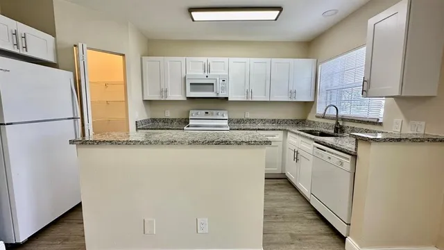 $2,600 | 6910 Northwest 70th Avenue, Unit 6910, Fort Lauderdale, FL 33321