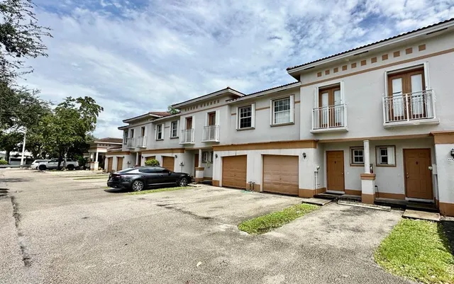 $2,600 | 6910 Northwest 70th Avenue, Unit 6910, Fort Lauderdale, FL 33321