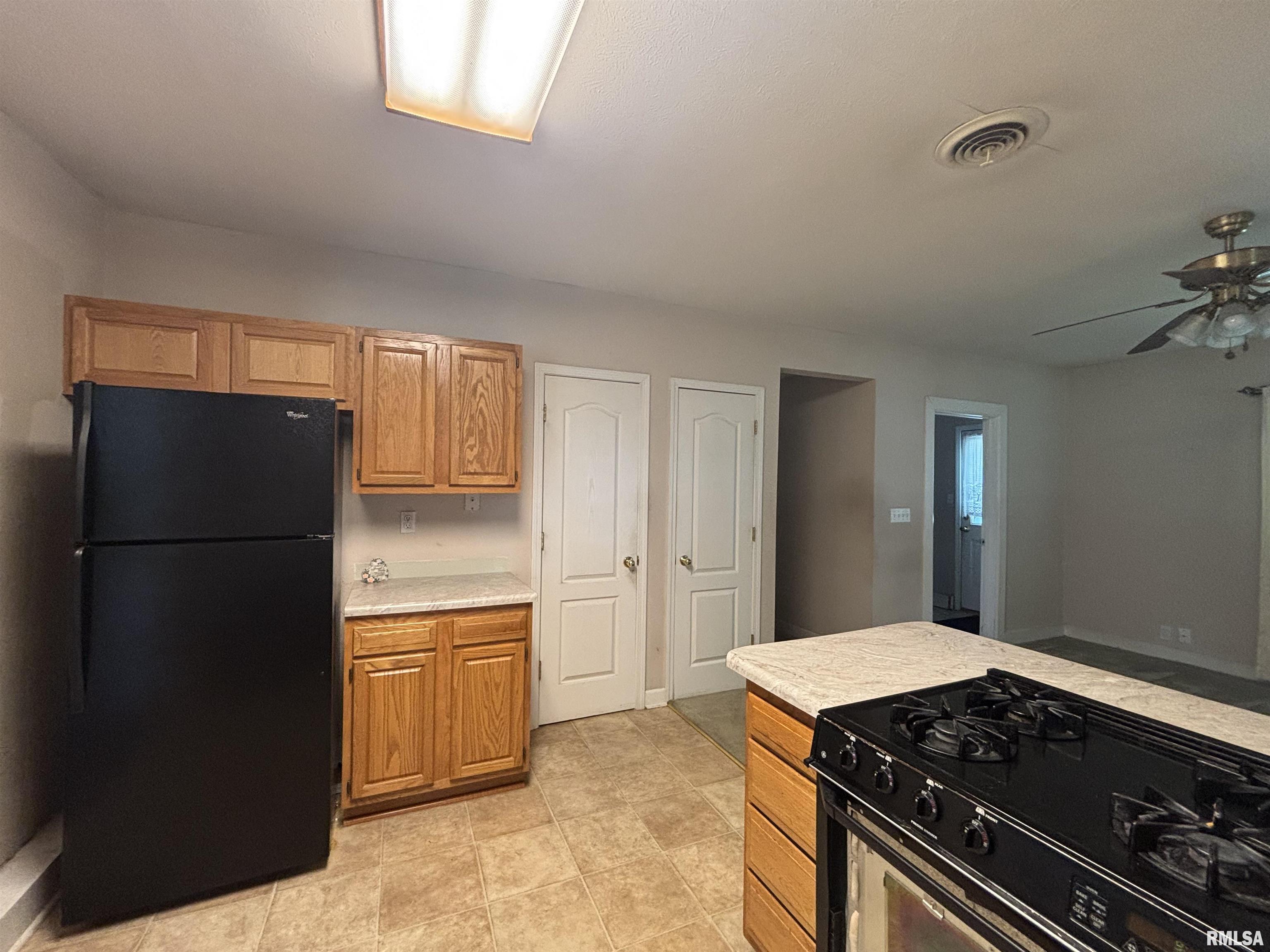 1905 West Calhoun Avenue Springfield, IL 62702 - Photo 5 of 26