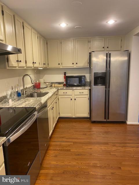 6348 Red Haven Road Columbia, MD 21045 - Photo 13 of 28 Plenty of kitchen cabinetry