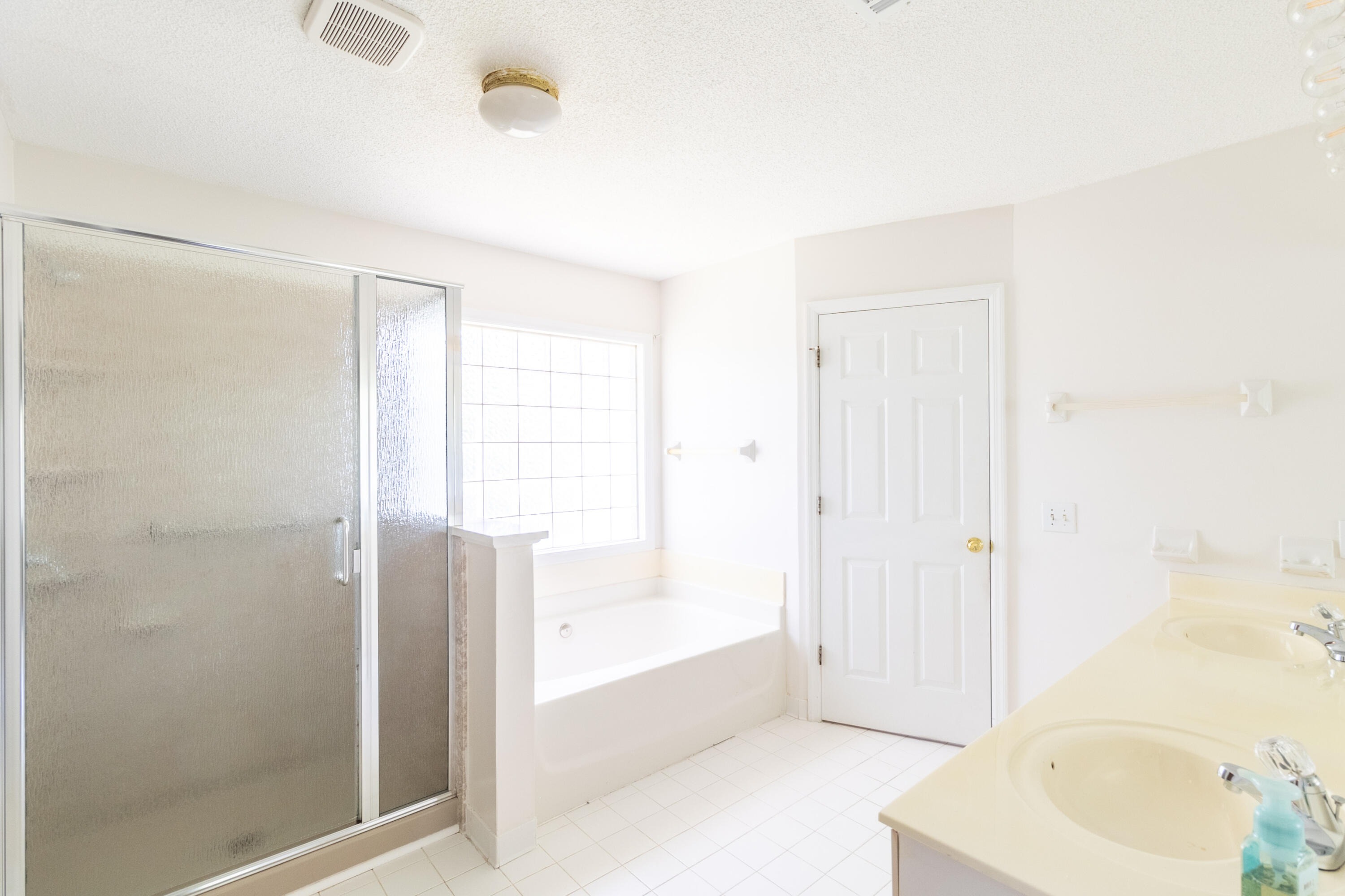 1726 Fox Ridge Court Charleston, SC 29414 - Photo 31 of 41 Primary Bathroom