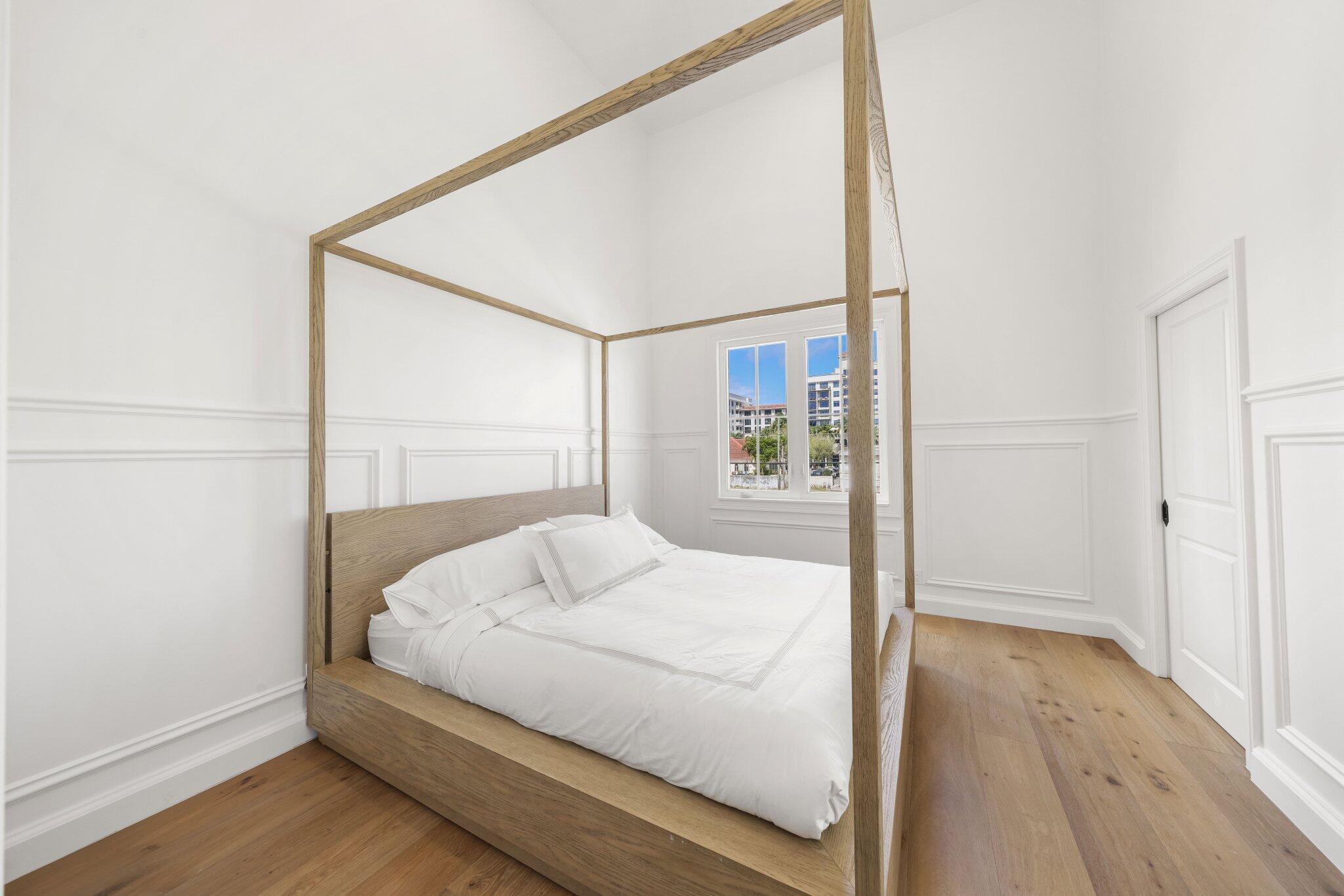 340 East Royal Palm Road Boca Raton, FL 33432 - Photo 36 of 59 340 East Royal Palm Road - 33.jpg-SMALL